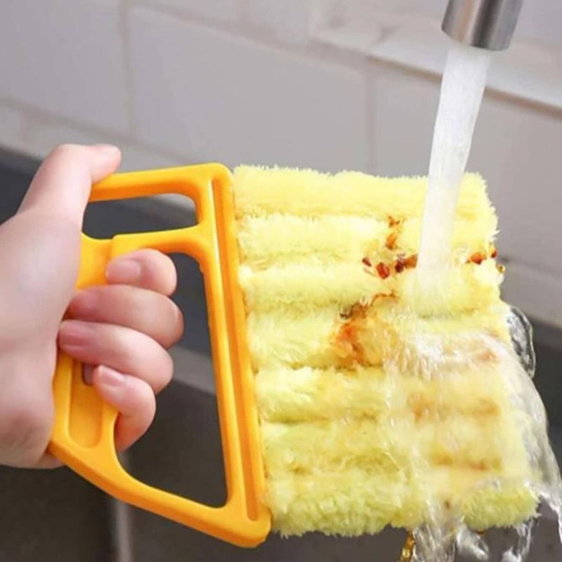 Lily Leaf Cleaning Brush